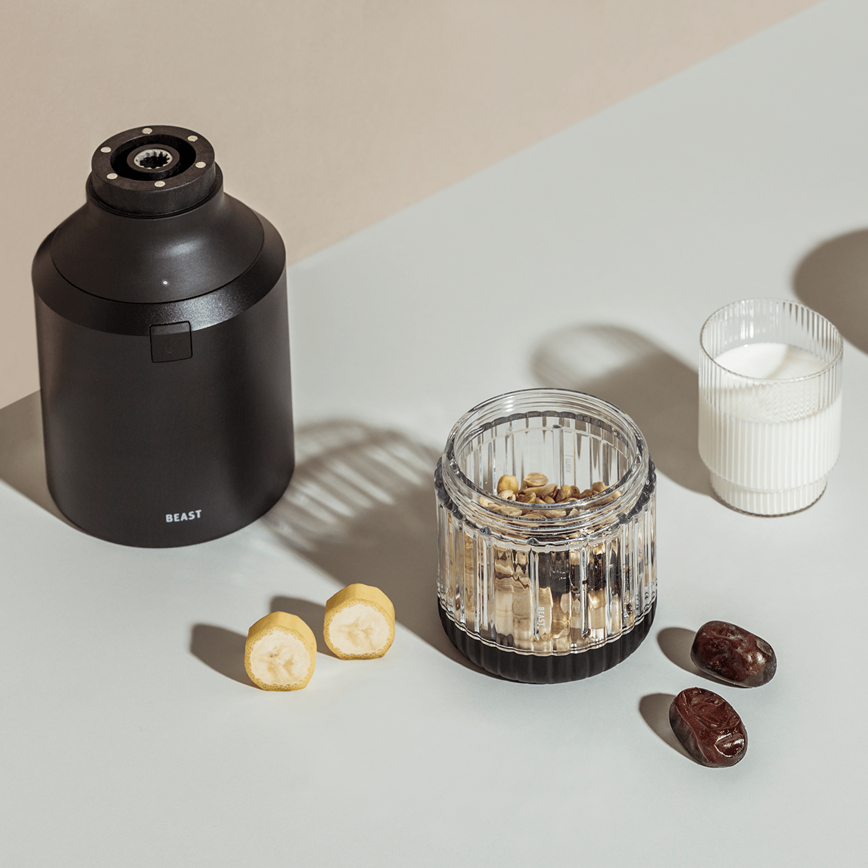sm-image-f4f1f179d6d991ea39cb1e01 Beast® Blender Tonal - Refurbished